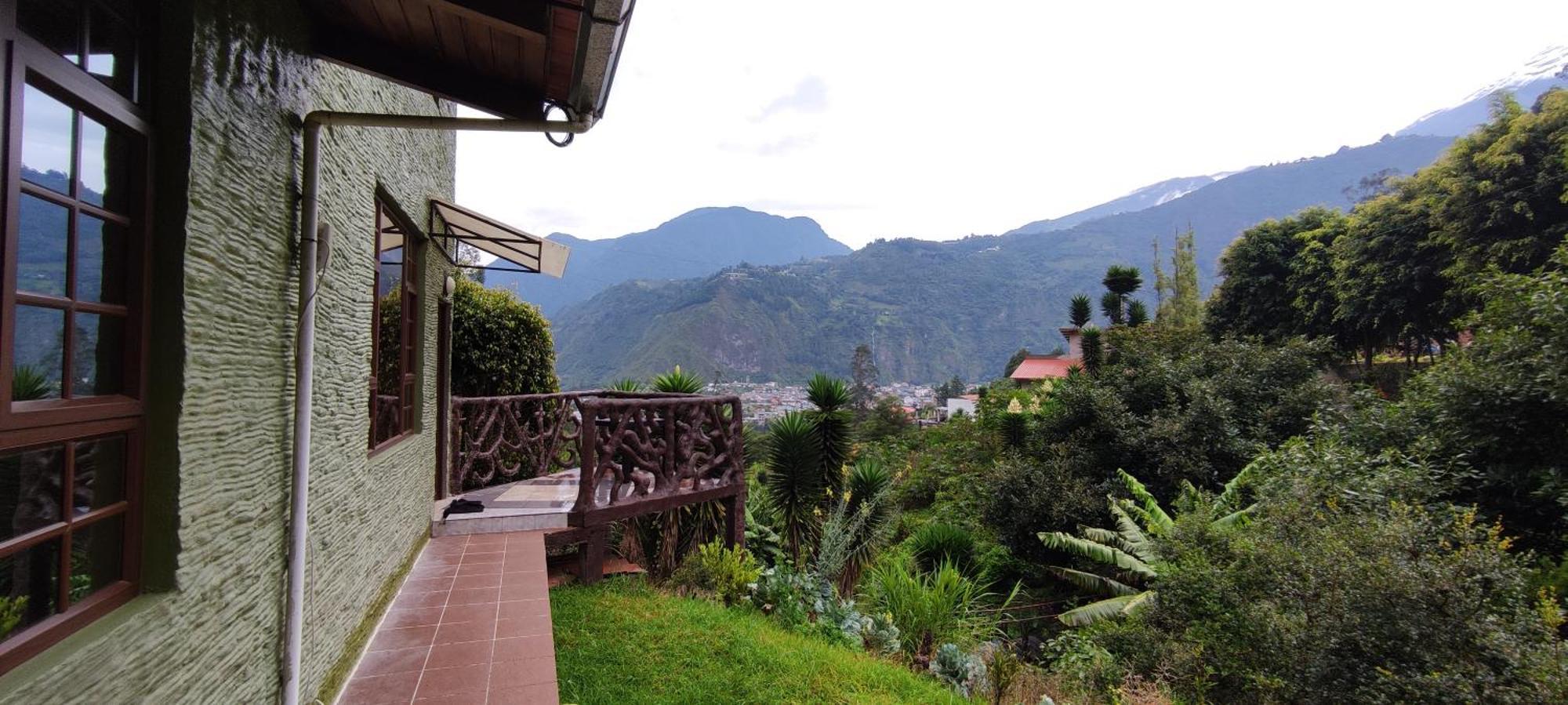 "Casa Verde" En Banos De Agua Santa Con Vista Al Volcan Tungurahua Exterior foto
