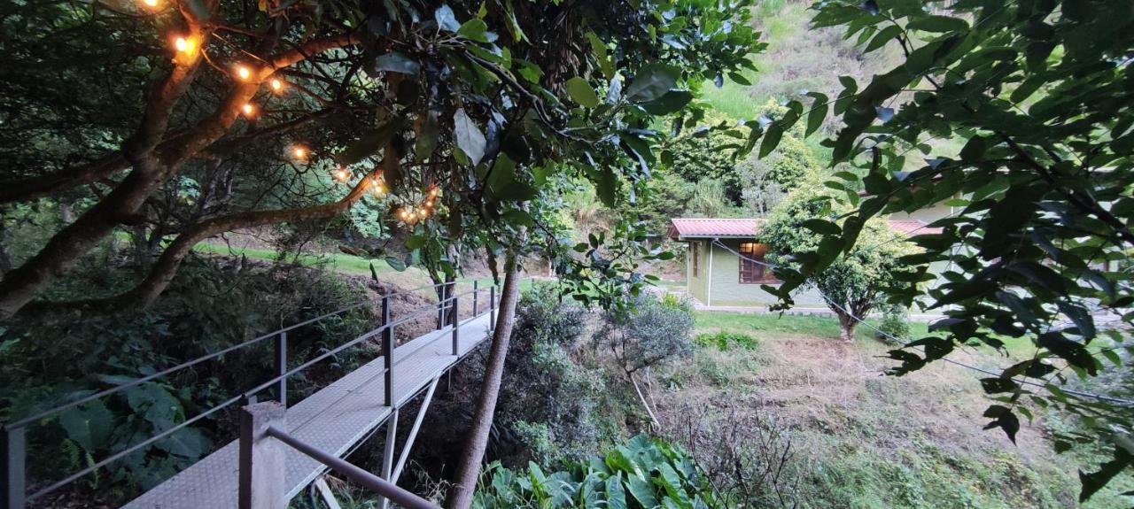 "Casa Verde" En Banos De Agua Santa Con Vista Al Volcan Tungurahua Exterior foto